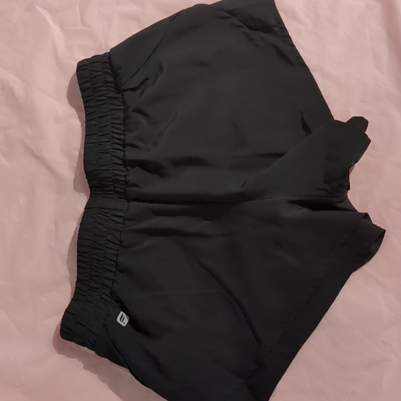 Fabletics shorts - Picture 2 of 5